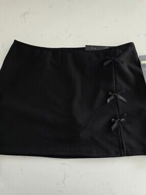Women's Black Mini Skort with Decorative Bows Sz L Nwt
